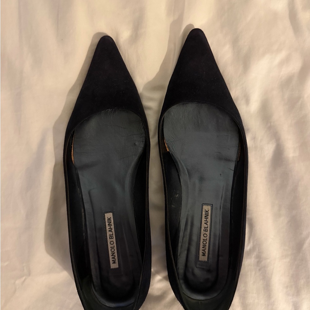 Manolo Blahnik Suede pointy toe flats